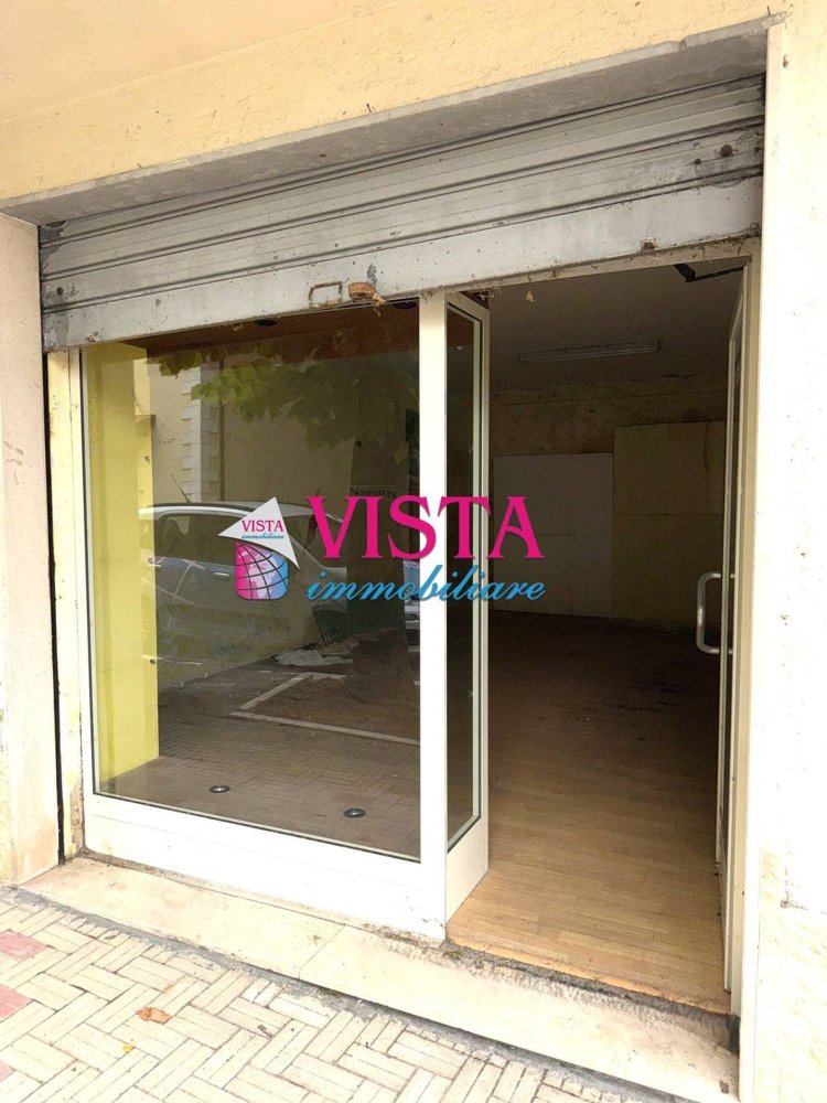 2 bedrooms Apartment in Bolognano, Italy No. 387706