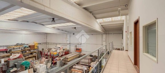 Almacén de 1 habitación en Suisio, Italy No. 305838 4