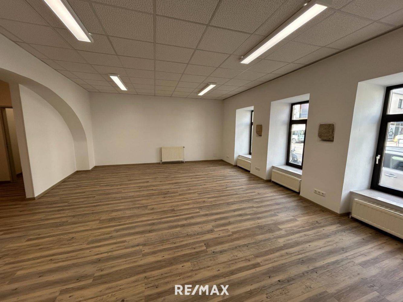  عقار تجاري في Laa an der Thaya, Austria 131متر مربع رقم 251476