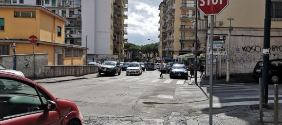 66m² Commercial property in Naples, Italy No. 57961 4