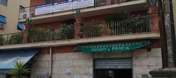 66m² Commercial property in Naples, Italy No. 57961 10