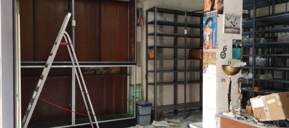 66m² Commercial property in Naples, Italy No. 57961 5