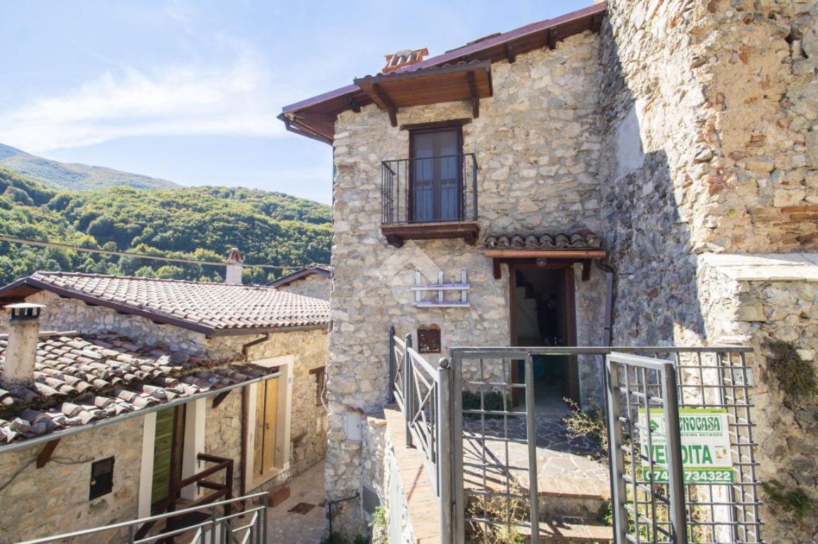 2-Zimmer Haus in Antrodoco, Italy, Nr. 76775