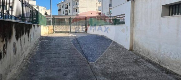 1-salle Garage à Vieste, Italy No. 371656 2