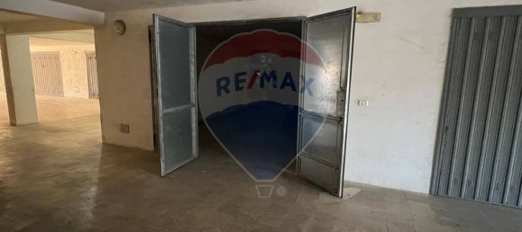 1-salle Garage à Vieste, Italy No. 371656 9