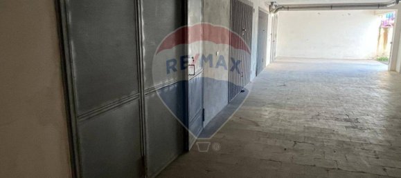 1-salle Garage à Vieste, Italy No. 371656 12