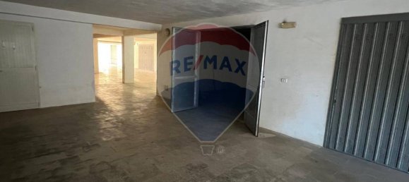 1-salle Garage à Vieste, Italy No. 371656 8