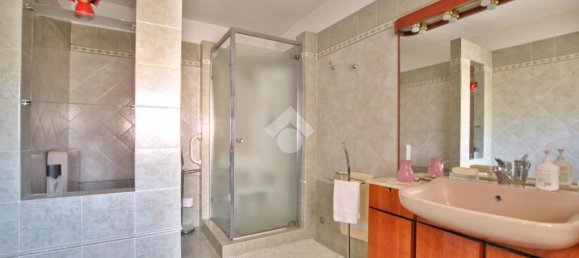 Casa de 6 dormitorios en Livorno Ferraris, Italy No. 349108 15