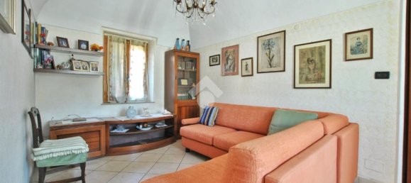 Casa de 6 dormitorios en Livorno Ferraris, Italy No. 349108 9