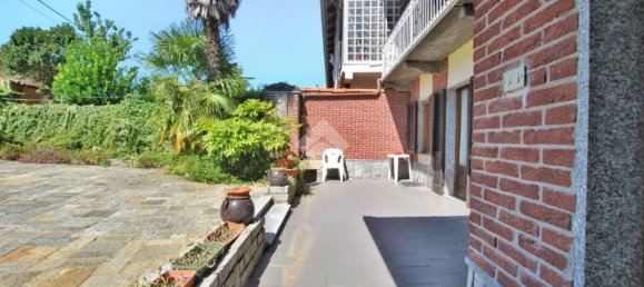 Casa de 6 dormitorios en Livorno Ferraris, Italy No. 349108 3