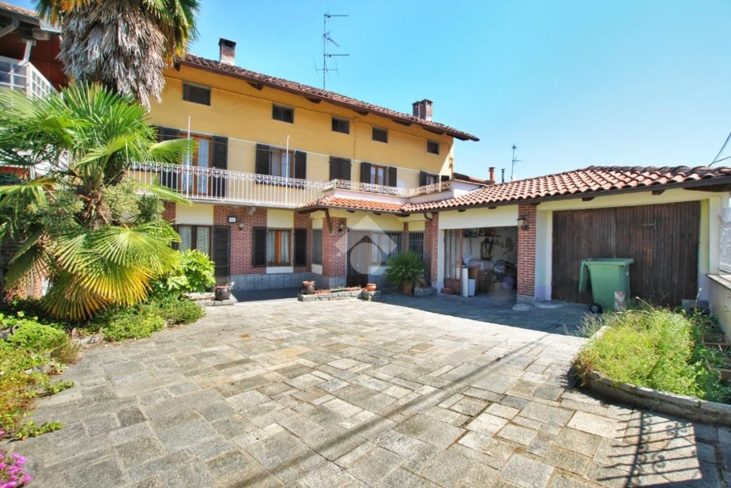 Casa de 6 dormitorios en Livorno Ferraris, Italy No. 349108