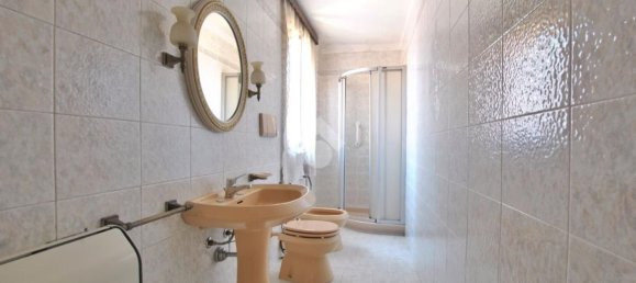 Casa de 6 dormitorios en Livorno Ferraris, Italy No. 349108 24