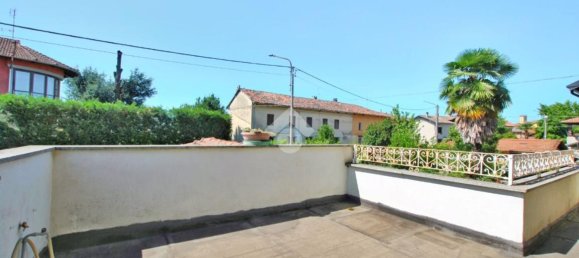 Casa de 6 dormitorios en Livorno Ferraris, Italy No. 349108 26