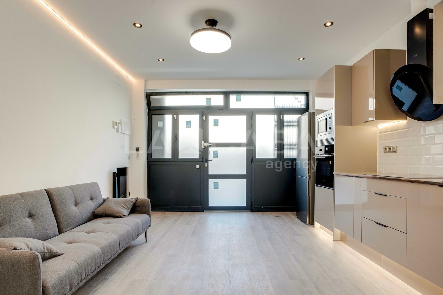 Imóvel comercial em L'Hospitalet de Llobregat, Spain 40 m² N.º 249358