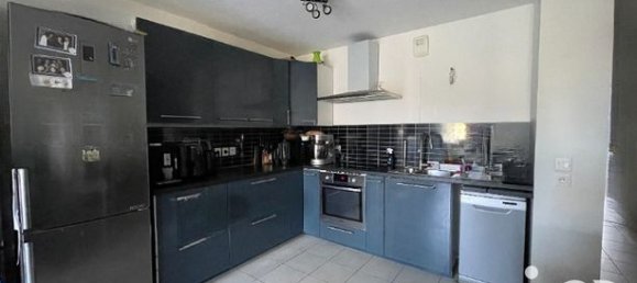 2 bedrooms Apartment in Venissieux, France No. 288344 3