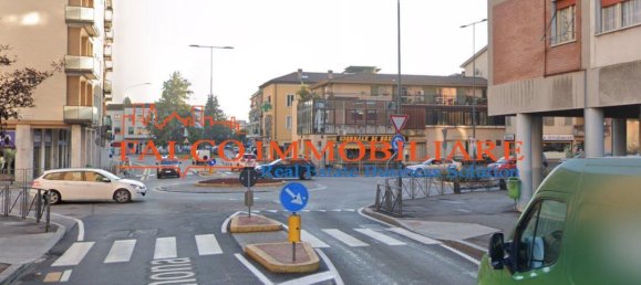 1050m² Commercial property in Brescia, Italy No. 329075 10