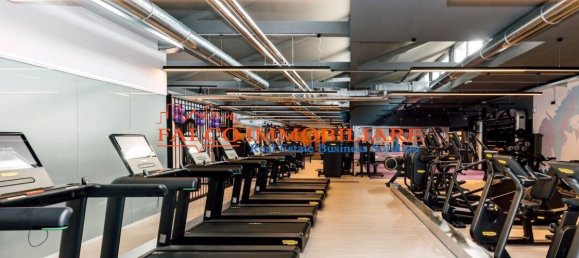 1050m² Commercial property in Brescia, Italy No. 329075 6