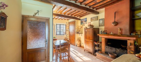 2 bedrooms Apartment in Città della Pieve, Italy No. 66095 9