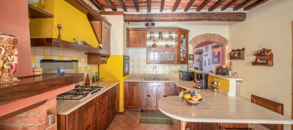 2 bedrooms Apartment in Città della Pieve, Italy No. 66095 7