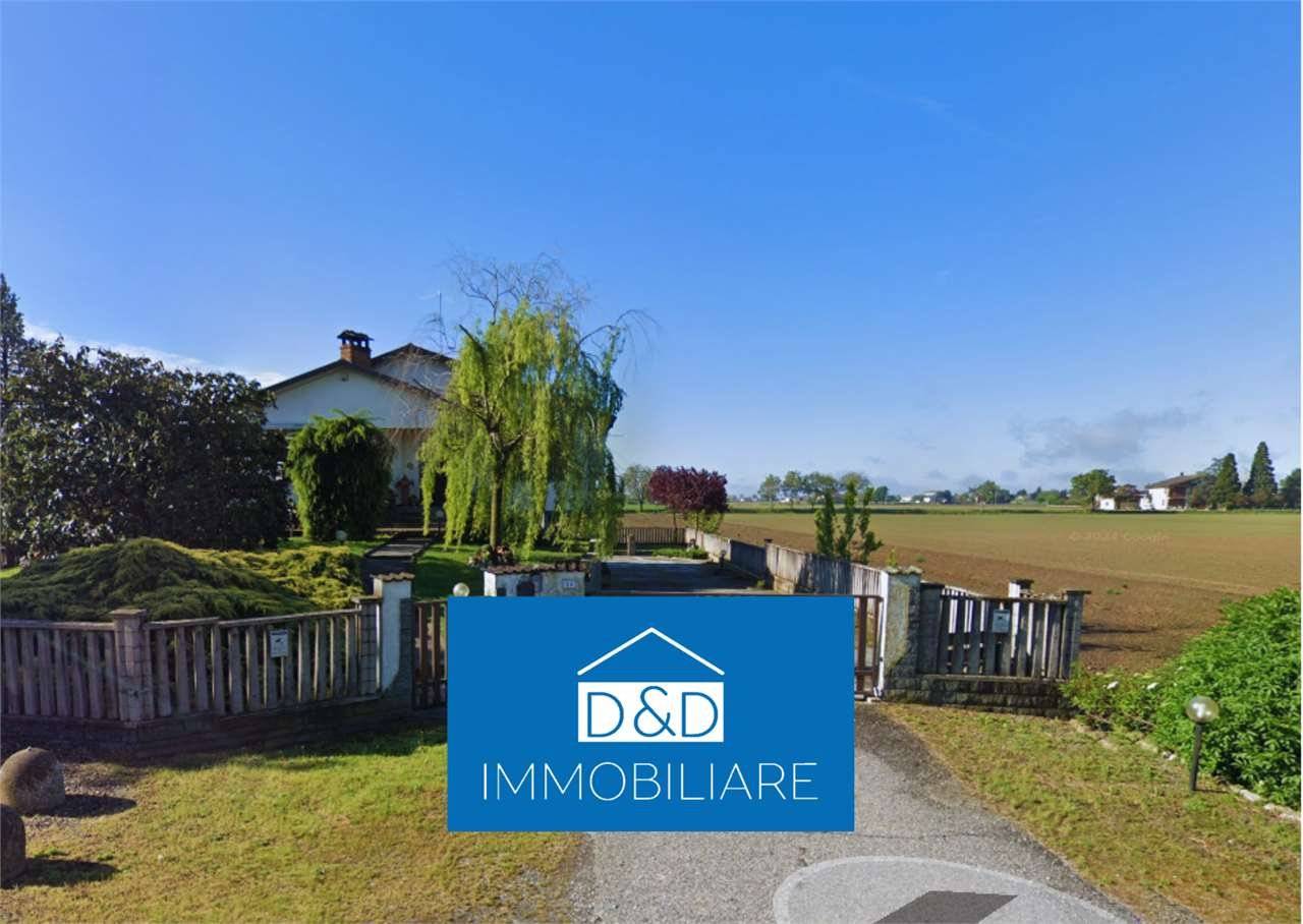 Villa de 2 dormitorios en Sale, Italy No. 209414