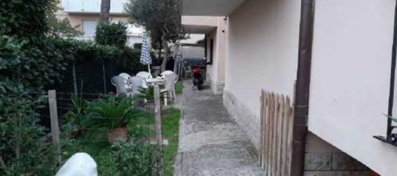 7 rooms Apartment in San Giovanni in Marignano, Italy No. 12102 3