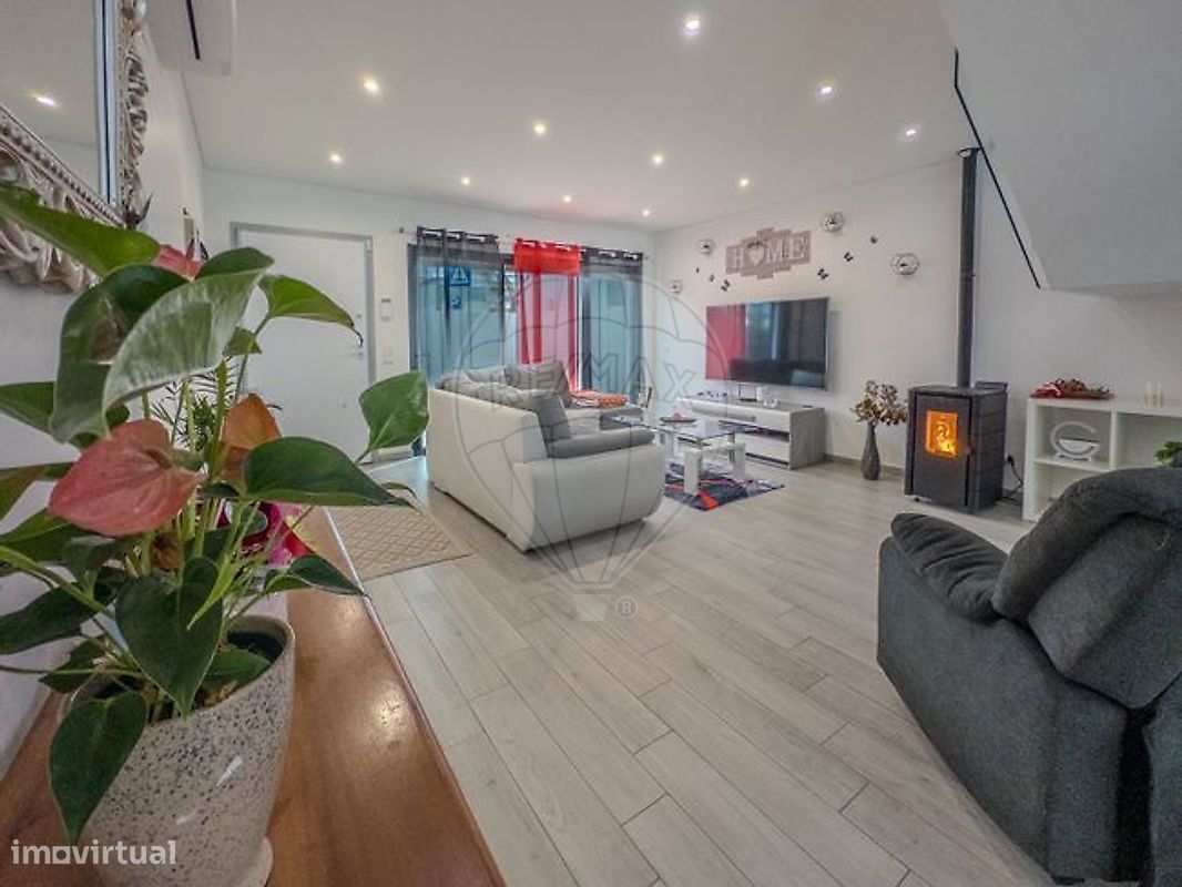 4 bedrooms House in Quelfes, Portugal No. 24953