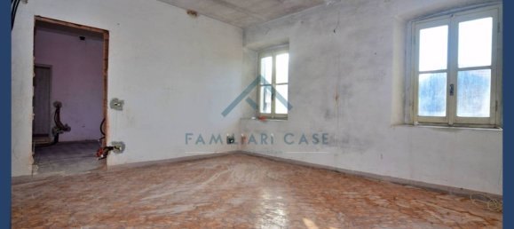 4 غرف نوم منزل في Buguggiate, Italy رقم 77494 2