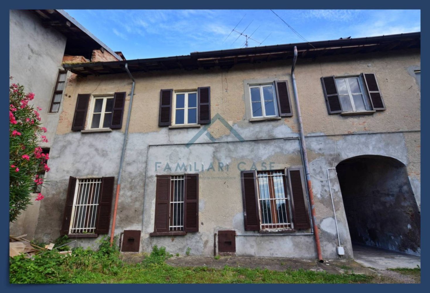 4 غرف نوم منزل في Buguggiate, Italy رقم 77494