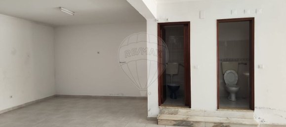 Коммерческая недвижимость 96м² в Энтронкаменту, Португалия № 64170 7