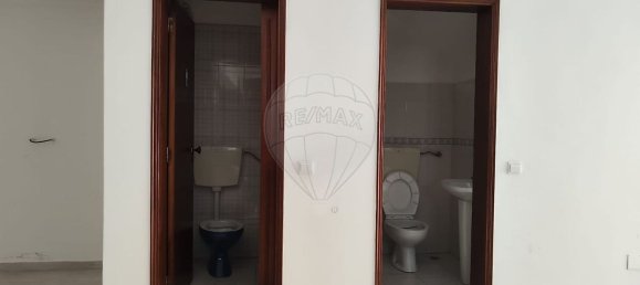 Коммерческая недвижимость 96м² в Энтронкаменту, Португалия № 64170 4