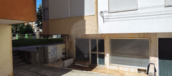 Коммерческая недвижимость 96м² в Энтронкаменту, Португалия № 64170 2