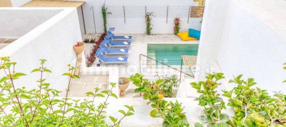 7 chambres Villa à Salve, Italy No. 262070 3