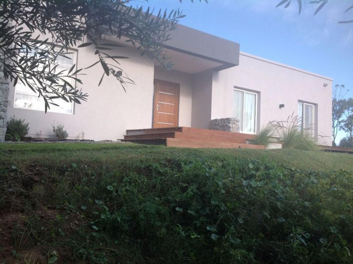 3 bedrooms House in Mar del Plata, Argentina No. 75255