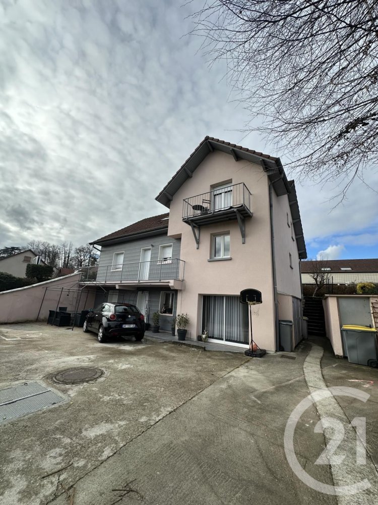 8 bedrooms House in Besancon, France No. 208779