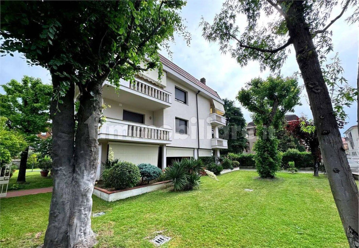 Apartamento de 7 dormitorios en Voghera, Italy No. 341512