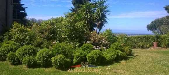 5 bedrooms Villa in Camaiore, Italy No. 460 3