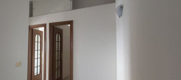 3-Zimmer Wohnung in Solaro, Italy, Nr. 94681 8