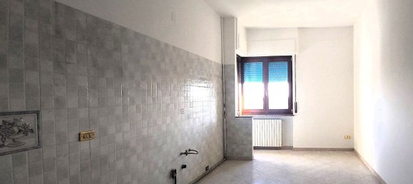 3-Zimmer Wohnung in Solaro, Italy, Nr. 94681 16