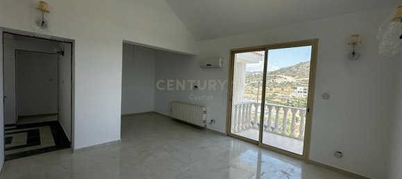 5 bedrooms Villa in Palodeia, Cyprus No. 1522 3