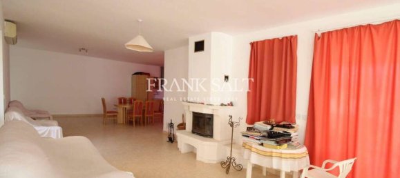 1 bedroom Penthouse in Marsaskala, Malta No. 1073 4