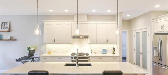 5 bedrooms House in British Columbia, Canada No. 1184 6