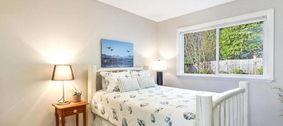 5 bedrooms House in British Columbia, Canada No. 1184 11