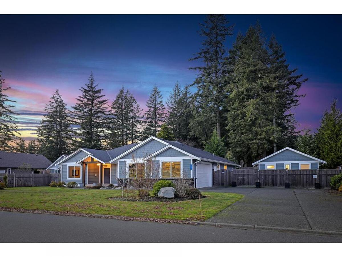 5 bedrooms House in British Columbia, Canada No. 1184