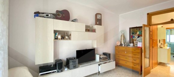 3 rooms Apartment in Bitonto, Italy No. 24974 4