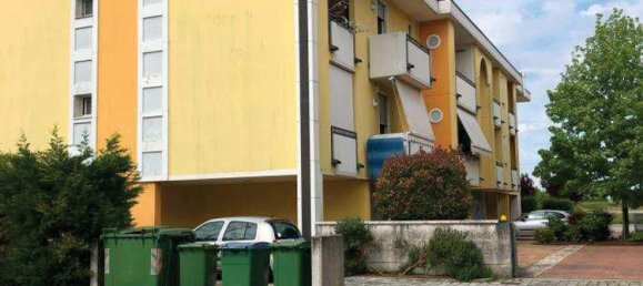 3 rooms Apartment in Loreggia, Italy No. 11246 4