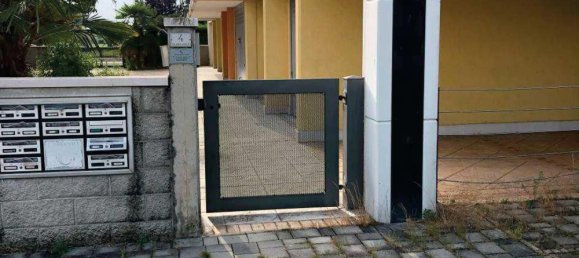 3 rooms Apartment in Loreggia, Italy No. 11246 5