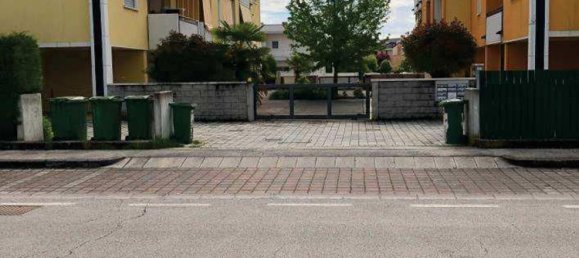 3 rooms Apartment in Loreggia, Italy No. 11246 3