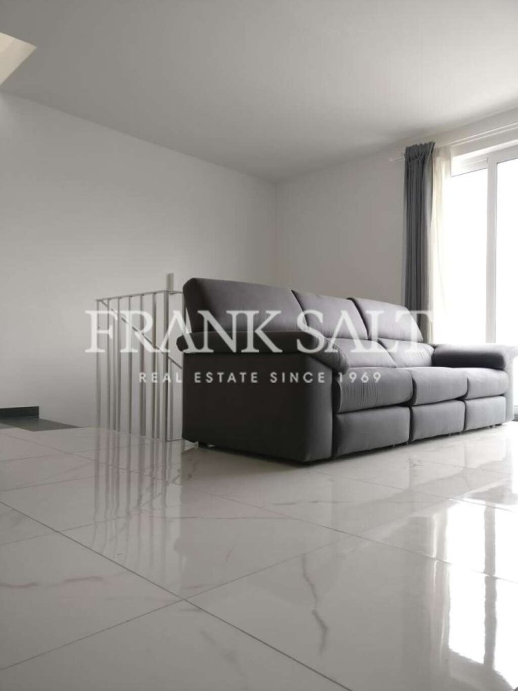 3 bedrooms Penthouse in Gzira, Malta No. 9693