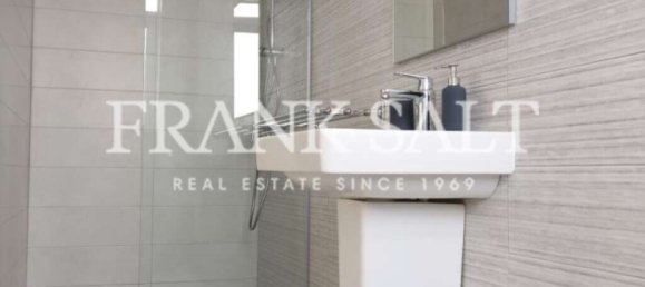 3 bedrooms Penthouse in Gzira, Malta No. 9693 11