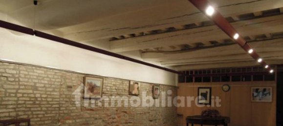 4 bedrooms House in Mantua, Italy No. 362834 4